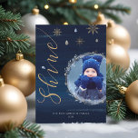 Cartão De Festividades Marinho Elegante Ink Watercolor & Jewels Photo Wre<br><div class="desc">A nossa coleção de natal abstrato de ouro de inverno noturno de estrelada captura uma opulência real com uma reviravolta abstrato moderna. Azuis marinhos profundos, joias ouros e azuis, e pistas de tons azuis criam um elegante ambiente noturno de inverno. Design apresenta um layout de foto de solteiro para exibir...</div>