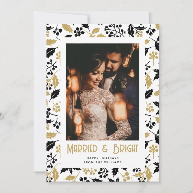 Cartão De Festividades Married and Bright Black Gold Photo Christmas Card (Frente)