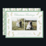 Cartão De Festividades Meias de Natal Garland Vintage Duas Fotos<br><div class="desc">Watercolor Christmas Stockings Green Vintage Photo Holiday Card. Este belo Cartões de foto de Natal apresenta a aquarela da terra natalícia com arcos brancos como quadro para uma foto. Voltar ao convite é o Natal Stockings com a terra natalícia e arcos. É perfeito se você está procurando por Cartões de...</div>