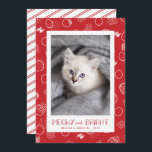 Cartão De Festividades Meowy e Bright | Vermelho | Pet Photo<br><div class="desc">Este cartão com fotos de Natal divertido apresenta um padrão moderno de círculos e manchas sobre um fundo de cores personalizado.</div>