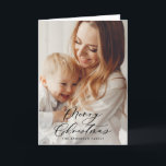 Cartão De Festividades Mínimo moderno de 1 foto de Natal elegante Ho<br><div class="desc">Último ano de folhagem para lembrar do cartão de Natal de roteiro. A mão pintada de eucalipto,  folhagem mínima e coroa rattan moderna dão a este cartão de feriado uma sensação luxuosa. Em verdes clássicos,  castanhos e cinzentos.</div>