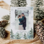 Cartão De Festividades Misty Winter Newly Casou Na Primeira Foto De Natal<br><div class="desc">Cartões com fotos de Natal para recém-casados com paisagens de neve acentuadas com flocos de neve prateados em cores de feriados elegantemente mudados.</div>