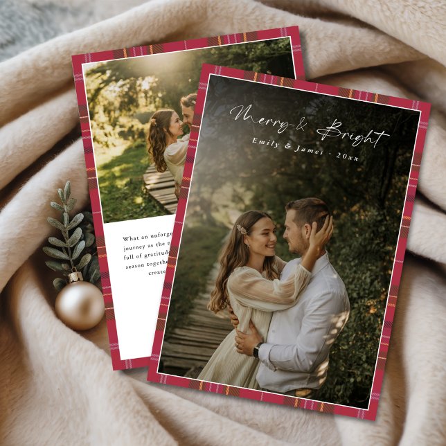 Cartão De Festividades Modern Plaid Newlywed First Christmas 2 Photo (Criador carregado)