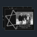 Cartão De Festividades Moderno Hanukkah Silver Estrela Desejada de David<br><div class="desc">Bar de prata/Bat Mitzvah e Estrela moderna de Hanukkah,  minimamente clássico,  contra um fundo sólido,  criam um design elegante e sofisticado. Para obter outros produtos de coordenação ou correspondência,  visite justFharryn em Zazzle.com ou entre em contato com o designer,  c/o Fharryn@yahoo.com Todos os direitos reservados. #zazzlemade #christmasdecor</div>