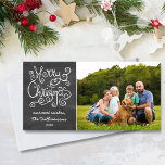Cartão De Festividades Natais vintages Foto de caligrafia<br><div class="desc">Espalhe um pouco de alegria de férias com este cartão com fotos de feriado divertido, com um brilhante design de Tipografia de Natal/Caligrafia, sua foto, seu nome e ano contra um fundo de quadro negro. Festivo e divertido, mas simples e clássico com um sentimento antigo, é certo fazer amigos e...</div>