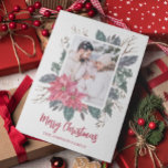 Cartão De Festividades Natal 1 foto com aquarela poinsettia botânica<br><div class="desc">Um cartão de Natal moderno,  com uma delicada estrutura de aquarela botânica,  com tema de inverno,  com uma adorável poinsettia vermelha e um verde festivo. Adicione uma das suas fotos favoritas e o seu nome para personalizar.</div>