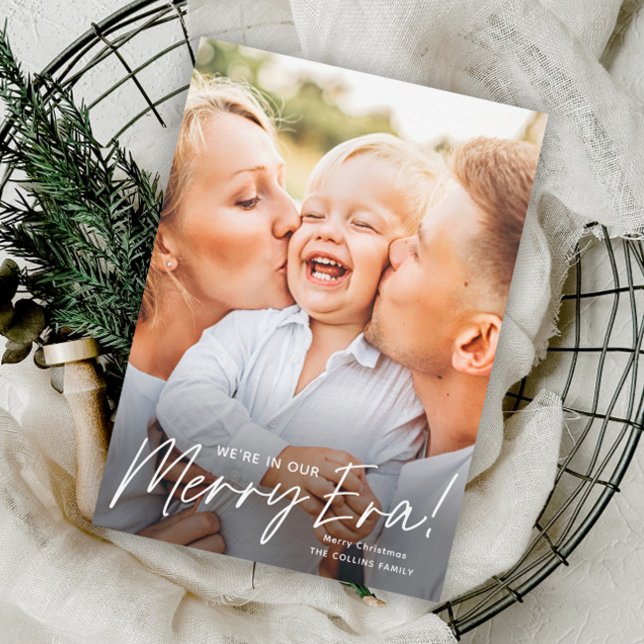 Cartão De Festividades Natal da Era da Feliz de Script Simples (Simple Script Merry Era Photo Christmas Holiday Cards.)