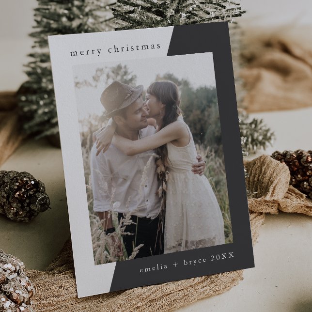 Cartão De Festividades Natal da Família Mínima Única de Cinzas EMELIA (EMELIA Gray Unique Minimal Family Photo Christmas Holiday Card)