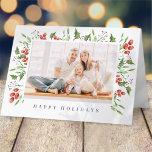 Cartão De Festividades Natal da Folhagem de Berry Holly Botânica da Aquar<br><div class="desc">O design é composto por botânicos folícolas verdes modernos em aquarela. Adicionar família personalizada ou foto de animal de estimação. Adicione o nome da família e o ano.</div>