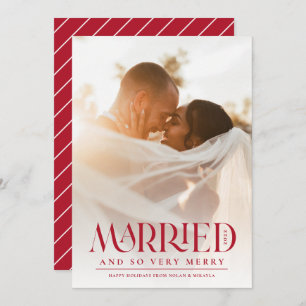 Cartão De Festividades Natal da Tipografia Vermelha Elegante Casada