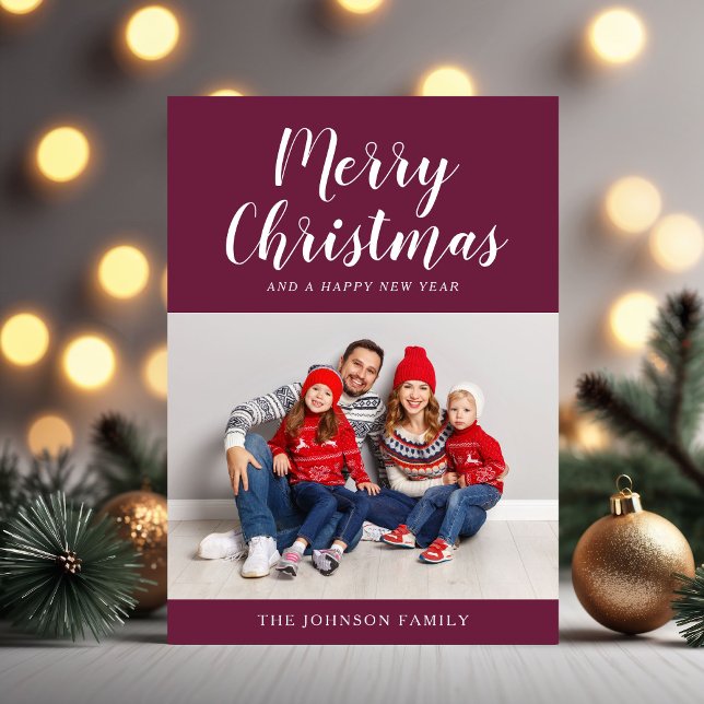 Cartão De Festividades Natal do Script Burgundy Elegante (Elegant Burgundy Script Photo Christmas Holiday Card)
