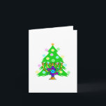 Cartão De Festividades Natal e Hanukkah Juntos<br><div class="desc">Natal e Chanucá sobre presentes para famílias inter-religiosas que celebram a alegria do Natal e a beleza de Chanukah. Apresentando a árvore e menorah do Natal com a estrela judia de David cercada por presentes de feriado em cartões de saudação,  postagem,  ideias de presentes e roupa para a família.</div>