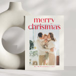 Cartão De Festividades Natal personalizado do Red Modern minimalista<br><div class="desc">Cartão de Férias Vertical Personalizado Simples Vermelho Moderno e Simples Minimalista</div>