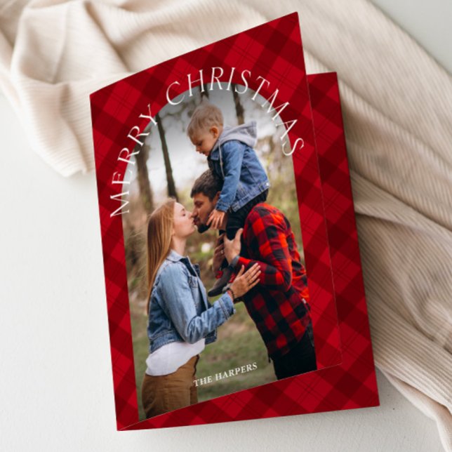 Cartão De Festividades Natal Rustic Red Xadrez Arch (Modern red plaid arch photo rustic Christmas Holiday Card.)