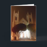 Cartão De Festividades Noite nevoenta na praia norte, St Francis de<br><div class="desc">O santuário nacional de St Francis de Assisi na vizinhança norte famosa da praia de San Francisco.</div>