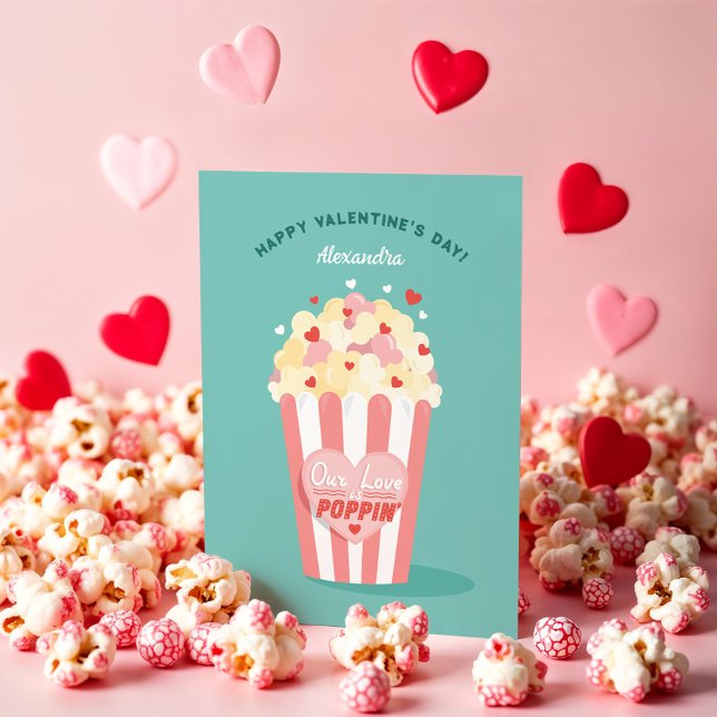 Cartão De Festividades Nosso amor é estourar a Namorados de pipoca (Our Love is Popping Cute Popcorn Happy Valentines Holiday Card (Front))