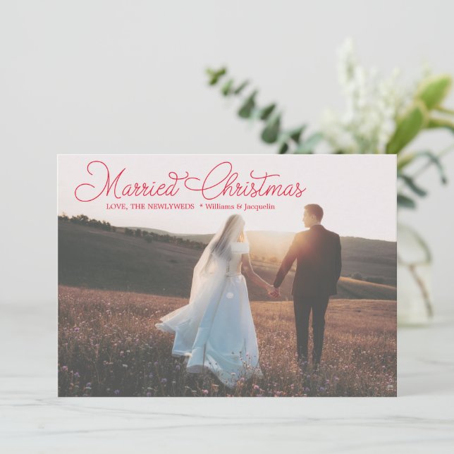 Cartão De Festividades Nova Caligrafia de Script Vermelho de Natal Casado (Em pé/Frente)