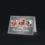 Cartão De Festividades O Natal da foto deseja o quadro do feriado dobrado<br><div class="desc">O cartão de cartões de natal da foto do quadro, pelos red_dress, caracterizando as palavras "Natal deseja", na pia batismal branca e retro da sombra, em uma beira branca fina/linha, em um modelo branco da fita/bandeira e das três fotos, com a fita festiva e modelada do washi (bolinhas vermelhas e...</div>