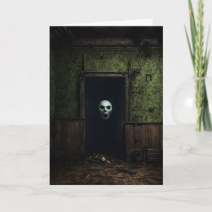 Cartão De Festividades O Rosto na Sala de Halloween