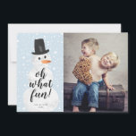 Cartão De Festividades Oh Que Foto Divertida De Férias Snowman Snowfall<br><div class="desc">Espalhe alegria este ano com um cartão com fotos de férias único e caprichoso que diz "oh que divertido" numa letra com estilo caligráfico e um boneco de neve pintado à mão com um fundo de neve. Vem com um padrão correspondente no verso. Você pode adicionar uma foto ou texto...</div>