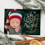 Cartão De Festividades Oh Santa Noite Foto de Natal Religioso<br><div class="desc">Espalhe a alegria de Natal para amigos e familiares com um Cartões de foto de Natal festivo. O cartão de Natal moderno apresenta a frase "Oh Santa Noite" numa folha de ouro falsa, escrita à mão com lua e estrelas. Personalize a frente do cartão de feriado elegante adicionando seu nome,...</div>