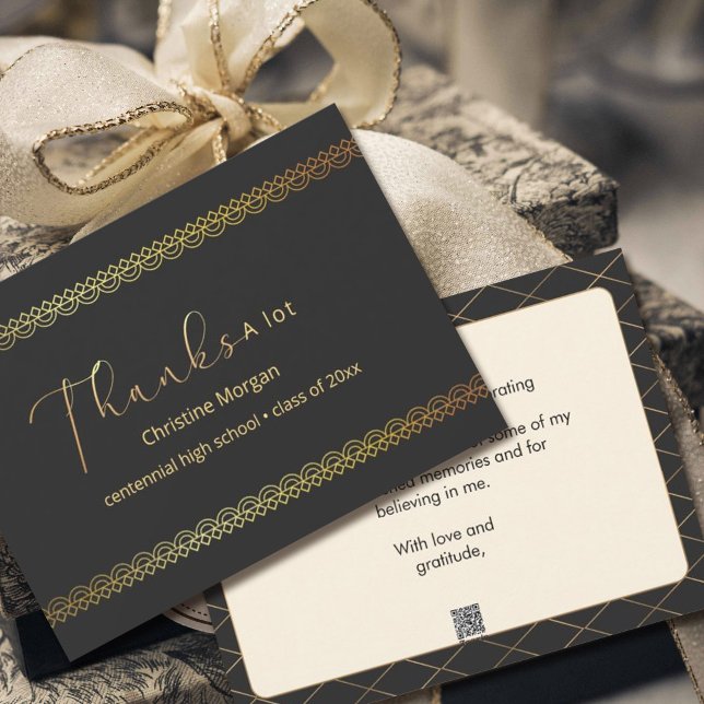 Cartão De Festividades Ornamentado Elegante Dourado Romântico (#classof2024 #thankyoucard #blackandgold #script graduationthankyoucard #weddingthankyoucard)
