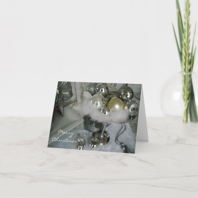 Cartão De Festividades Ornamentos Prateados e Brancos num Pedestal Pratea (Frente)