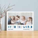 Cartão De Festividades Oy to the World | 2 Foto Chanucá<br><div class="desc">O cartão com fotos de Chanucá Whimsical apresenta duas das suas fotos favoritas em formato quadrado alinhadas lado a lado. "Oy to the World" aparece por baixo da letra azul de recorte. Personalize com seu nome ou nomes de família, saudação personalizada e o ano na parte inferior. Um cartão hanucá...</div>