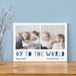 Cartão De Festividades Oy to the World | 2 Foto Chanucá<br><div class="desc">O cartão com fotos de Chanucá Whimsical apresenta duas das suas fotos favoritas em formato quadrado alinhadas lado a lado. "Oy to the World" aparece por baixo da letra azul de recorte. Personalize com seu nome ou nomes de família, saudação personalizada e o ano na parte inferior. Um cartão hanucá...</div>