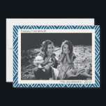 Cartão De Festividades Padrão de Deco de Arte Moderna em Foto Azul Chanuc<br><div class="desc">Trendy,  moderna e simples deco de linhas de arte em azul e branco para Chanucá,  personalizado com seu nome e foto.</div>