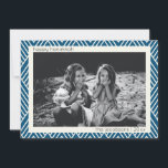 Cartão De Festividades Padrão de Deco de Arte Moderna em Foto Azul Chanuc<br><div class="desc">Trendy,  moderna e simples deco de linhas de arte em azul e branco para Chanucá,  personalizado com seu nome e foto.</div>