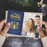 Cartão De Festividades Paz, Amor e Latques | Foto Feliz de Chanucá<br><div class="desc">Envie seus desejos com este Cartão com fotos de Férias que apresenta um incrível Script e Símbolo de Chanucá Feliz para realçar sua mensagem de saudação.</div>