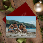 Cartão De Festividades Paz de Fotografia da Família Beach no Earth Christ<br><div class="desc">Mande desejos de férias calorosos com um cartão de Natal de família de paz na Terra. Este cartão com fotos de diversão de praia da família captura momentos alegres do oceano, perfeito para uma elegante carta de Natal de fotografia de praia. Compartilhe o seu amor com uma feliz mensagem de...</div>