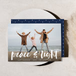 Cartão De Festividades Paz e Luz | Foto de Cheio Hanukkah<br><div class="desc">Os cartões com fotos modernos de Chanucá apresentam sua imagem favorita com "Paz e luz" sobrepostas em tipografia de pincel com letras brancas,  com seus nomes e o ano abaixo.</div>