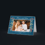 Cartão De Festividades Peace and Love Winter Blue Christmas Berries Photo<br><div class="desc">Envie seus desejos/mensagens de Natal com este Mistletoe Cartões com fotos Botânicos que apresentam Watercolor Floral e Berries com um pouco Dourado Confetti para realçar sua mensagem de saudação. (1) Para mais personalização, clique no link "personalizar mais" e use nossa ferramenta design para modificar esse modelo. (2) Se você prefere...</div>