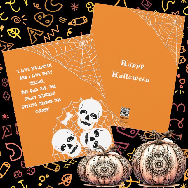 Cartão De Festividades Pilha de Esqueletos Escondidos na Noite de Hallowe (Pile of Skeletons Lurking Halloween Night Spooky Holiday Card)