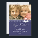 Cartão De Festividades Placa plana de fotografia de David Hanukkah<br><div class="desc">Um padrão de estrelas moderno com um estilo de texto clássico faz deste cartão de Chanucá um tipo. Adicione uma foto da família e personalize seus amigos.</div>