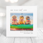 Cartão De Festividades Praça de Fotos Simples de Joy Peace Love<br><div class="desc">Natal moderno e simples | cartão com fotos de férias com padrão verde e branco do pinho no verso. Para personalização mais avançada deste design,  clique no BOTÃO FERRAMENTA DESIGN AZUL para alterar a fonte,  o tamanho e a cor.</div>
