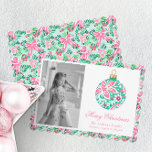 Cartão De Festividades Preppy Pink & Green Palm Beach Enfeites de natal<br><div class="desc">PreppyPrint.com - Celebre o Natal em estilo! Adicione seu toque personalizado a esses cartões de Natal. Transfira este design para os produtos de sua escolha também! Clique em "remover da parte traseira da placa" em "Logotipo e marca do criador independente" para remover o código QR da parte traseira da placa....</div>