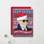 Cartão De Festividades Presidente Bidens Primeiro Xmas Engraçado Natal<br><div class="desc">"BIDENS FIRST CHRISTMAS" A frente deste cartão liso e humor de feriado apresenta um desenho do presidente joseph r biden em óculos de sol, um capa azul marinho profundo, e um chapéu de santa, sobre um fundo simulado de tricô que é uma espécie de blusa retrô americana de bico feio...</div>