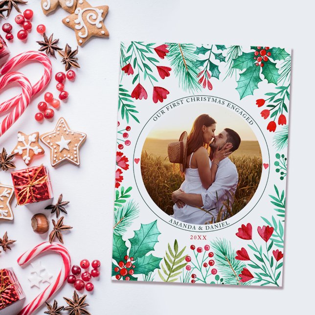 Cartão De Festividades Primeira Aquarela de Fotos de Casal Envolvida no N (Our First Christmas Engaged Watercolor Foliage Holiday Card)