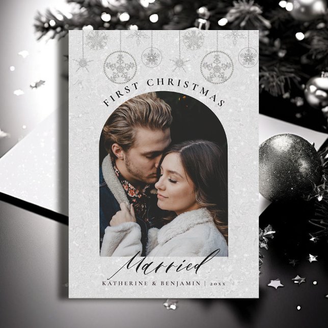 Cartão De Festividades Primeiro Natal Casado com Sparkles Boho Foto do Qu (christmas card first married couple black white glitter boho arch modern minimalist calligraphy)
