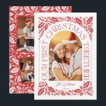 Cartão De Festividades Primeiro Natal Juntos Arco Vermelho Colagem de 3 F<br><div class="desc">Celebre seu primeiro Natal juntos com um cartão especial. Um cartão de Natal único e moderno com uma forma de foto em arco e uma tipografia estilizada moderna que se curva elegantemente em torno da sua foto, e uma ilustração original de folhagem de inverno desenhada à mão. O verso apresenta...</div>