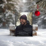 Cartão De Festividades Produto Mais Quente do Inverno Capa da Revista<br><div class="desc">Celebre seu marido,  namorado ou parceiro de uma forma elegante e inesquecível com nosso cartão estilo capa de revista,  apresentando o título "A Mercadoria Mais Quente do Inverno". Perfeito para o Natal ou apenas porque sim,  este cartão destaca o charme e as qualidades irresistíveis do homem que você adora.</div>