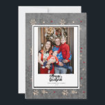 Cartão De Festividades Quadro Botânico Chalkboard Feliz Natal<br><div class="desc">Capturar o espírito de um Natal rústico com este design de 'Quadro Botânico Chalkboard Feliz Natal'! Apresentando um visual clássico de quadro chalkboard com um quadro botânico, este design adiciona um toque aconchegante e artesanal ao seu decoro de férias. Perfeito para quem ama estilos de safra e elementos naturais em...</div>