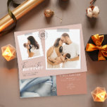 Cartão De Festividades Quanto mais a Merrier Rust Birth anunciar<br><div class="desc">Um cartão de feriado moderno como um anúncio de nascimento neutro em terraço claro na frente e escuro nas costas com uma mensagem mínima simples "Quanto mais alegre" inclui modelos para 2 fotos na frente e 1 no verso Personalize com seus nomes, mensagem curta na frente e nas estatísticas do...</div>