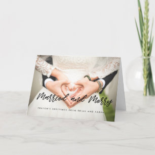 Cartão De Festividades Recém-casados de fontes pretas casadas e Felizes