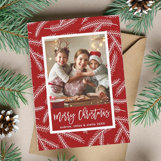 Cartão De Festividades Red Pine Branch Pattern Feliz Foto de Natal (Criador carregado)