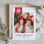 Cartão De Festividades Red Snowflakes Tag Feliz Foto de Natal<br><div class="desc">Envie seus desejos de feriado para amigos e familiares com este cartão de Natal personalizável. Este cartão fotográfico de Natal apresenta caligrafia moderna com sotaque em floco de neve. Personalize adicionando seus detalhes. Este cartão fotográfico de Natal está disponível em outras cores e estoque de papelão. Itens correspondentes estão disponíveis....</div>