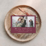 Cartão De Festividades Roteiro de colagem de fotos burgundyl da Elegante<br><div class="desc">Um belo cartão de Natal multifoto,  perfeito para enviar desejos de férias para a família e amigos. Um design elegante e mínimo com texto impressionante de script. Personalize a cor do design para personalizar o seu cartão. Parte de uma coleção.</div>
